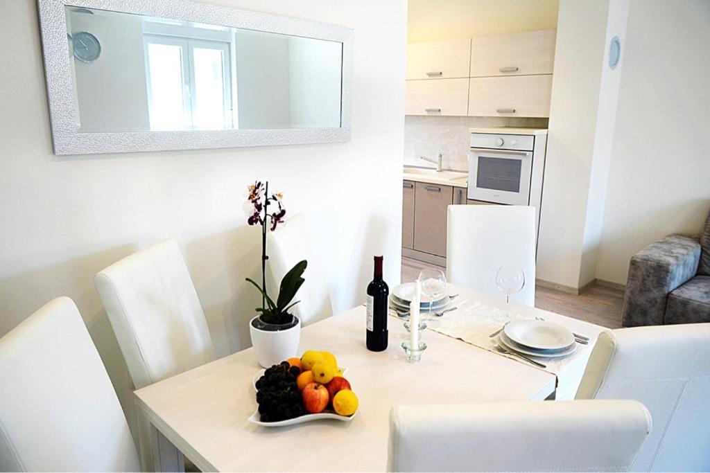 Leona Apartment Пула Екстериор снимка
